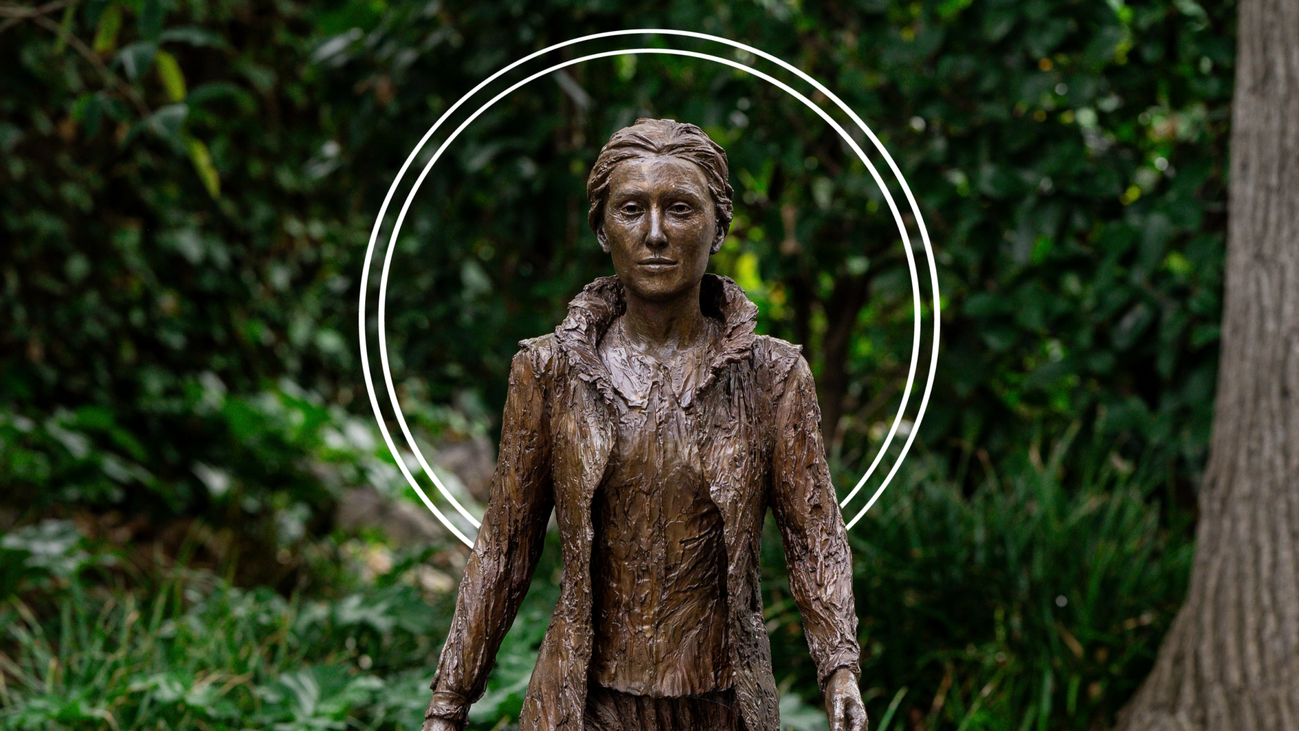 Mary Ward statue on Loreto Toorak grounds with the Compass outline around her